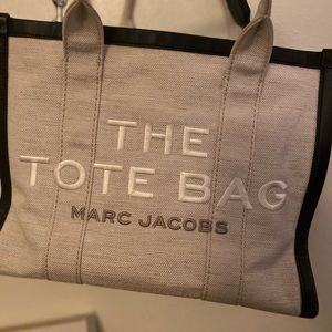 A tote bag for everyday use!
